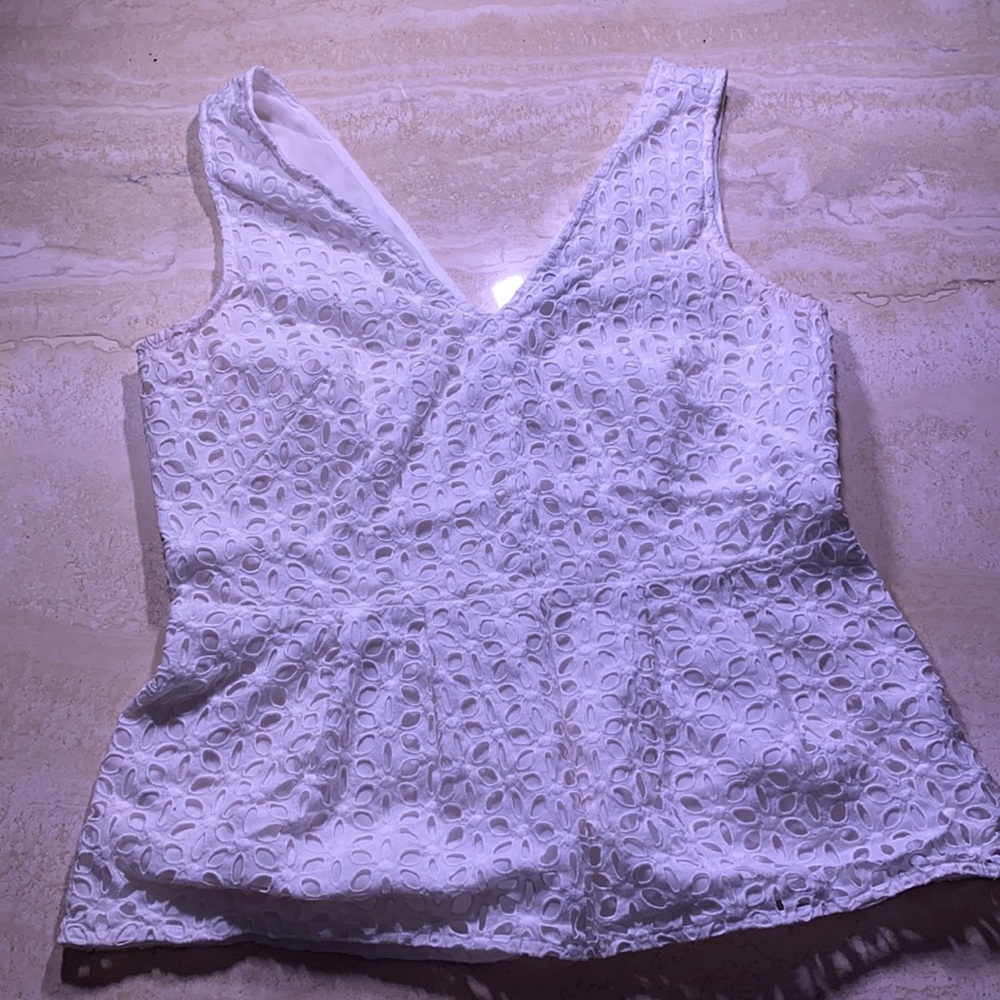 Cute white tank top size 4